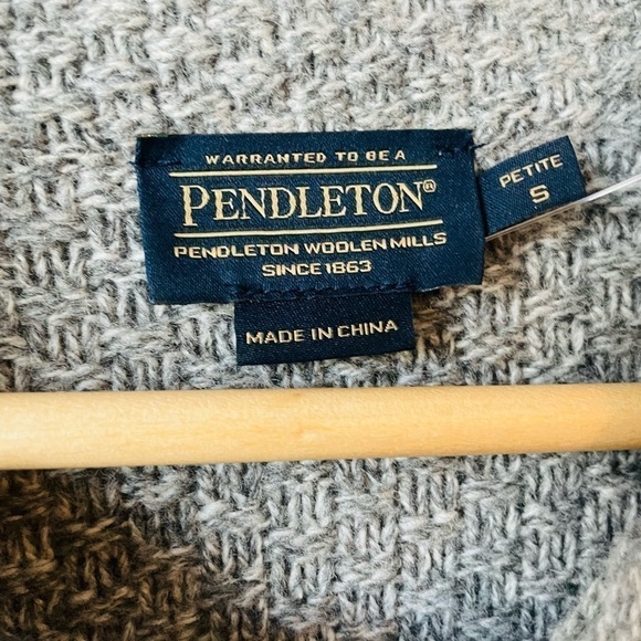 Pendleton Gray Belted Cable Knit Sweater RARE - Picture 3 of 8